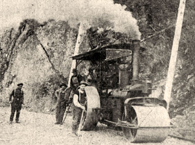 A steam roller in 1920