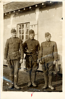 Pvt. George Carter (center) of The Dalles