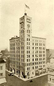 Oregonian building in 1906