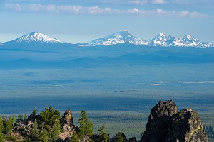 Mt. Bachelor and three sisters mountain peeks