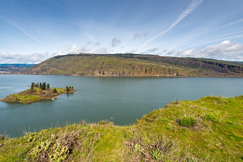 The Columbia River from near Mosier Twin Tunnels