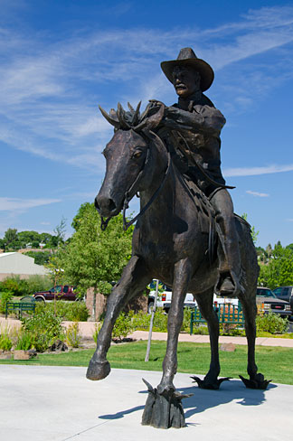 File:Cowboy Statue (Crook County, Oregon scenic images) (croDB2680).jpg ...