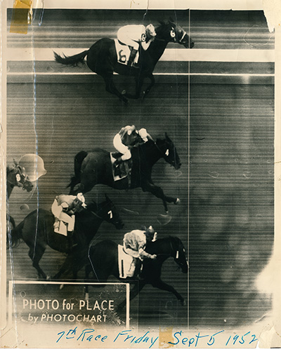 Horses race to a photo finish