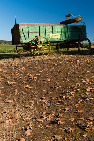 John Deere wagon