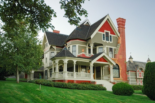 The Nunan House is a Queen Anne style home in Jacsonville.