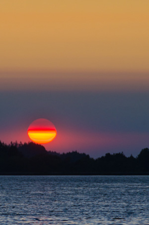 sun setting at Dexter Lake
