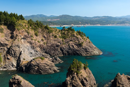 rocky terrain along the Oregon Coast
