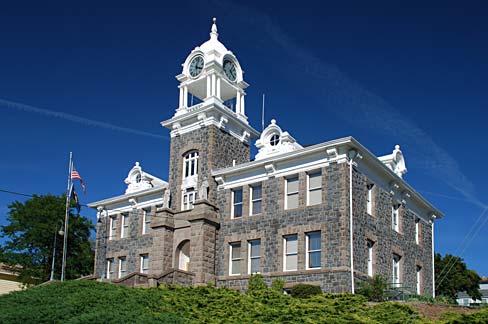 courthouse building